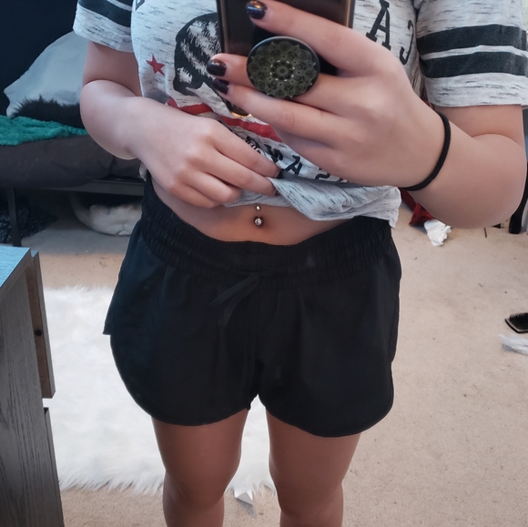 Athletic shorts - Picture 3 of 3